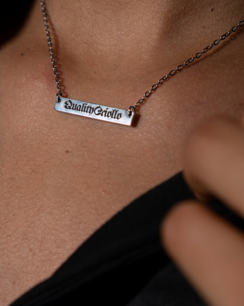 Collar grabado de acero inoxidable (horizontal)